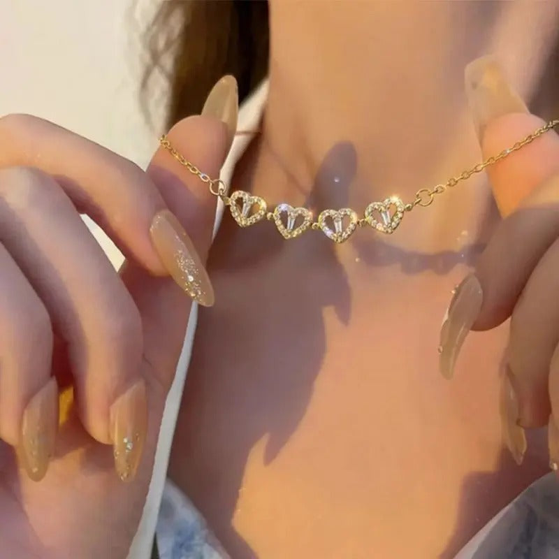 COLLAR TRÉBOL DE CORAZONES