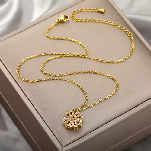 COLLAR TRÉBOL DE CORAZONES