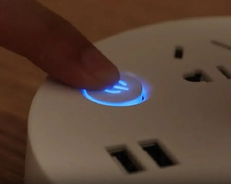 💡PowerLamp 3 en 1 – Lámpara LED con Enchufes Integrados✨