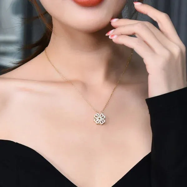 COLLAR TRÉBOL DE CORAZONES